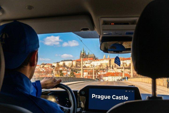 Prague Castle: Admission Ticket With Bus Transfer And Audioguide