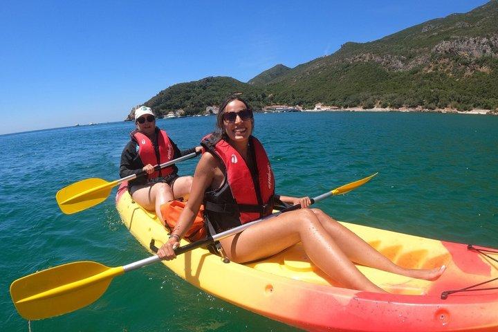 Lisbon: Arrábida Kayak Snorkeling & Sunbeds / Pick-Up Option
