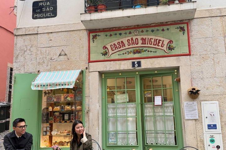 Lisbon Walking Tour Alfama Rossio and Castelo Sao Jorge