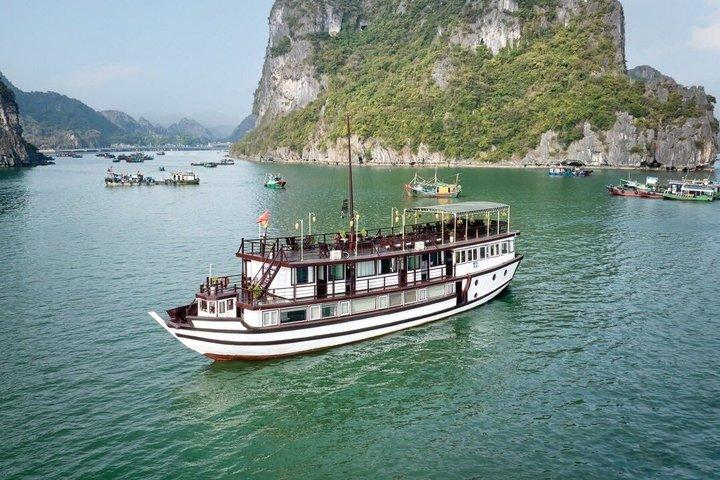 Hanoi: Garden Bay Cruise 2-Day Scenic Escape to Bai Tu Long Bay