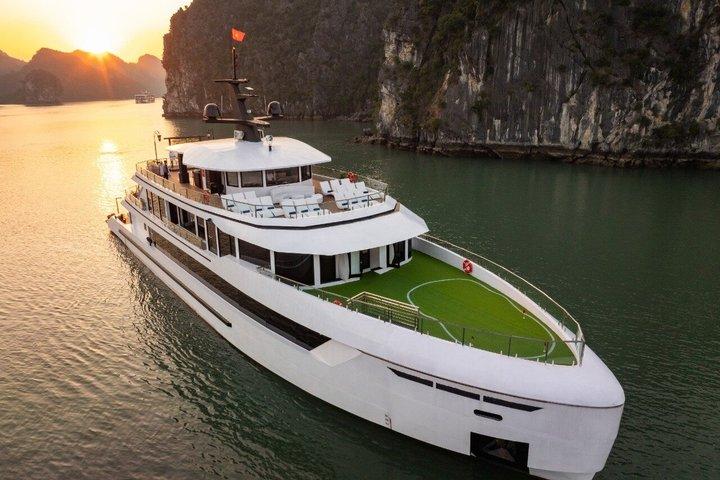 Hanoi: Explore Halong & Lan Ha Bay on Top Luxury Cruises