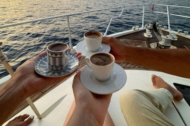Istanbul Guided Bosphorus Cruise with Turkish Coffee Experience