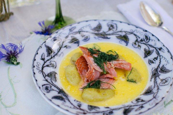 Helsinki Food Experience with Local Tastings and Sparkling wine