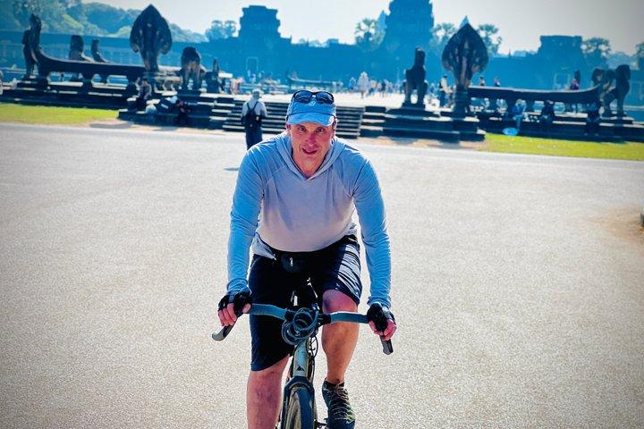 Private Angkor bicycle and Guided Temple Tour
