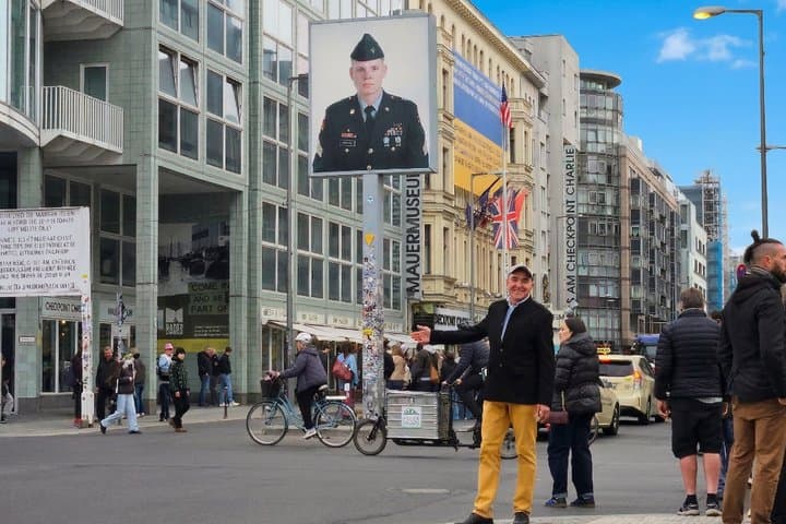 Private Walking Tour: Berlin Wall, Cold War and Checkpoint Charlie
