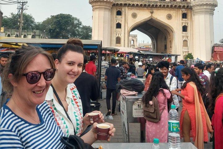 Hyderabad: Old City Cultural Walk with Palace, Museum & Residency