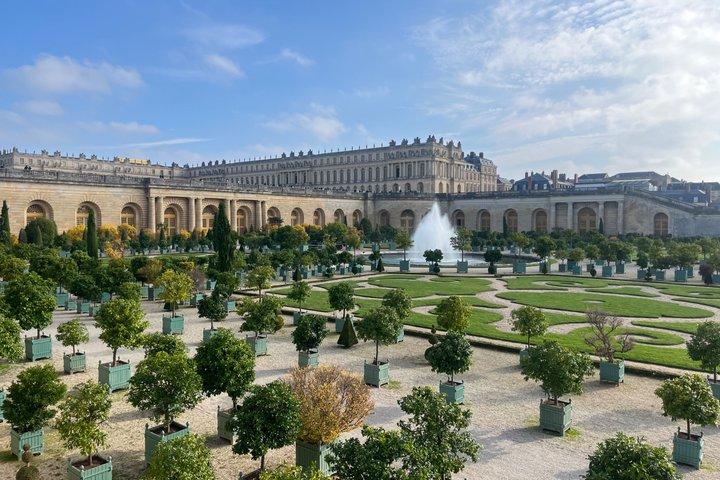 Private Versailles Palace and Gardens Guided Tour from Paris