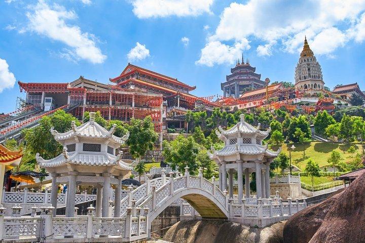 Penang: Hilltop Views, Kek Lok Si & Local Laksa Tasting