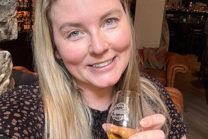 Explore Glasgow: Scottish Rogue Whisky Bar Walking Tour