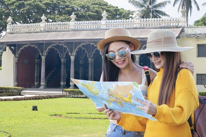 Bangalore Historical Walk to Palace Temples Fort and Market