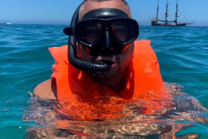 Cabo San Lucas Boat Tour with Snorkeling, Open Bar, and Lunch