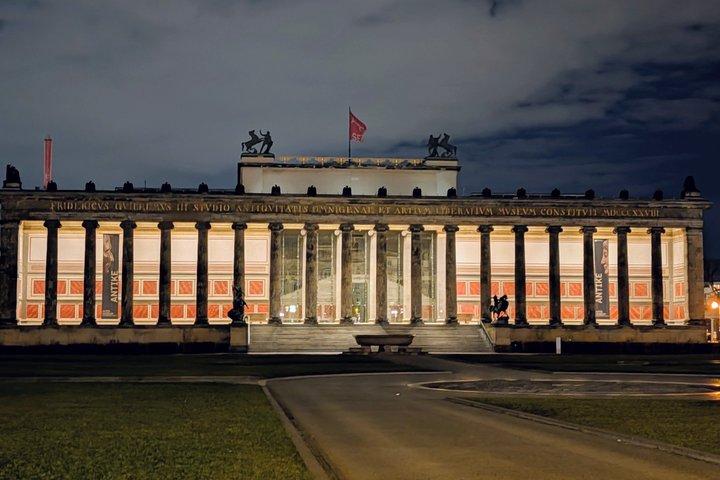 Berlin Sunset Illuminated Landmarks Walking Tour