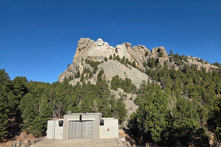 Mt Rushmore, Crazy Horse and Custer State Park Wildlife Loop Tour