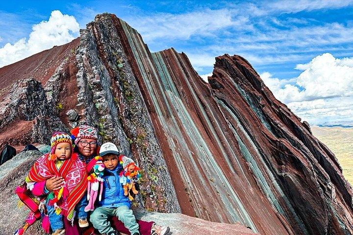 Pallay Poncho Rainbow Mountain Full-Day Tour