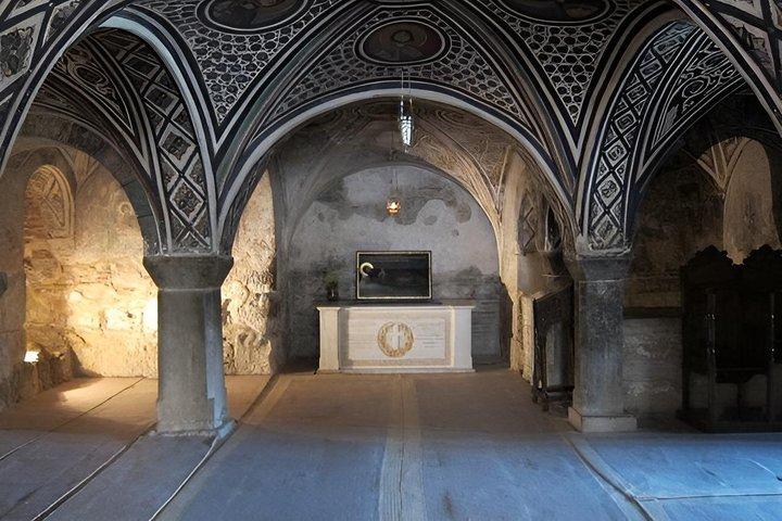 Delphi and Osios Loukas Monastery Day Tour from Athens