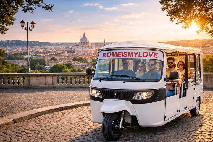 Rome Highlights Electric Tuk Tuk Tour with Photoshoot