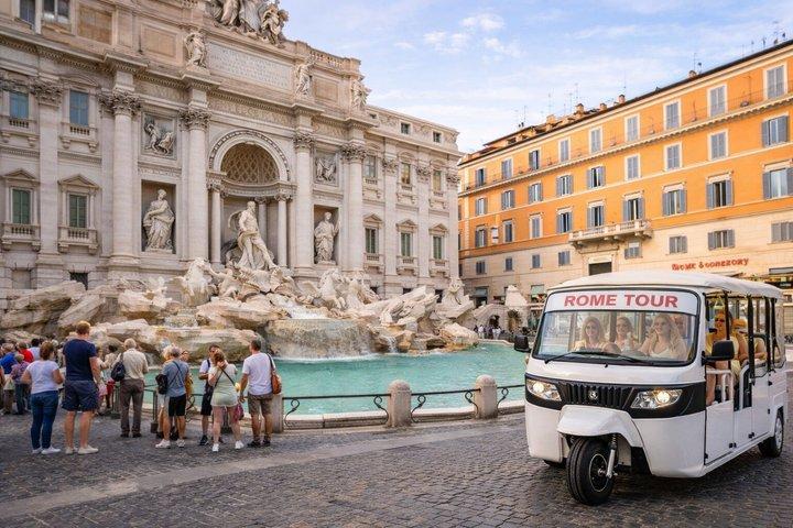 Rome Highlights Electric Tuk Tuk Tour with Photoshoot