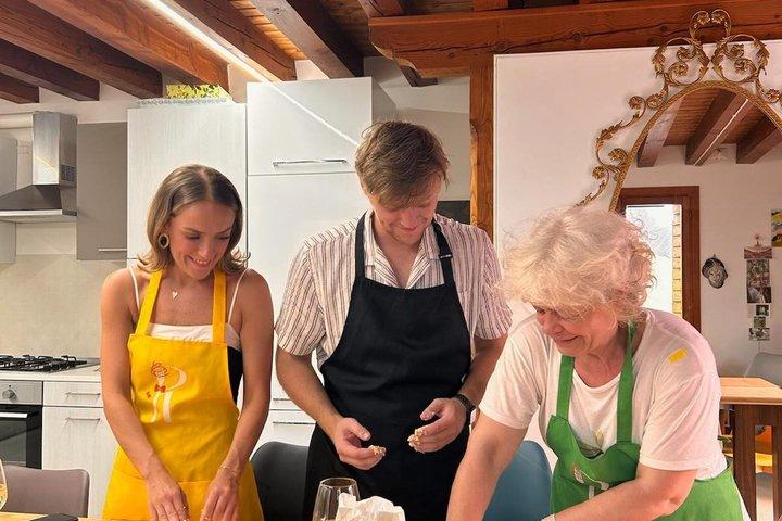 Express Venice Cooking Class: Fresh Pasta, Tiramisù & Wine