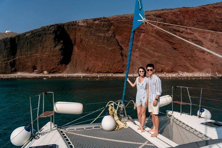 Santorini: Standard Small-Group Catamaran Volcano, BBQ & Drinks
