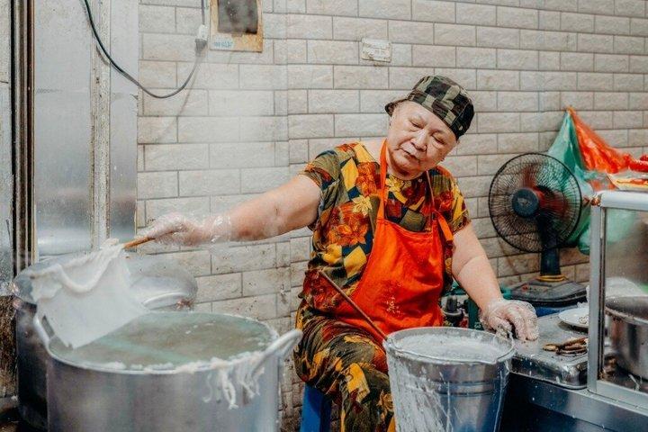 Northern Vietnam in 6 Days: Trekking, Food Tour & Cooking Class