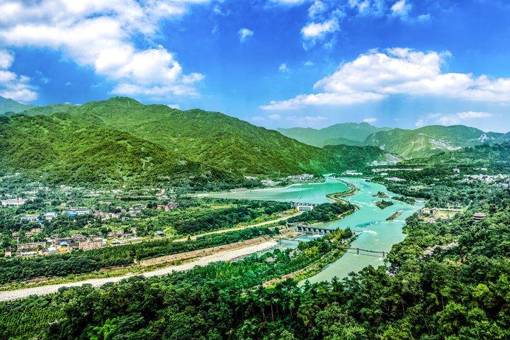Private Mt Qingcheng and Dujiangyan Irrigation Tour from Chengdu
