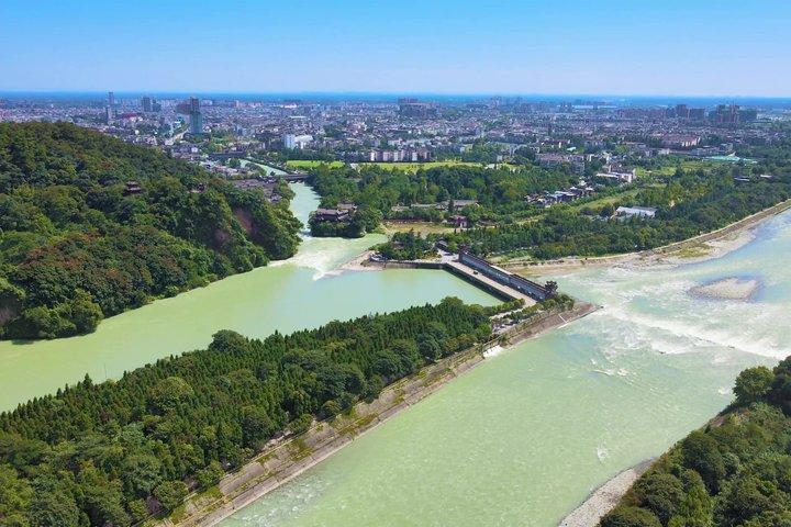 Private Mt Qingcheng and Dujiangyan Irrigation Tour from Chengdu