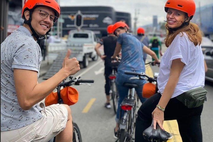 Krakow Bike Tour: Old Town & Kazimierz Guided(2h or 4h) New Bikes