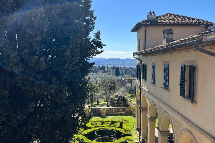 Hiking Florence Tuscany hills with lunch & wine