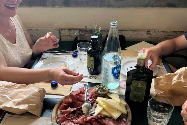 Hiking Florence Tuscany hills with lunch & wine
