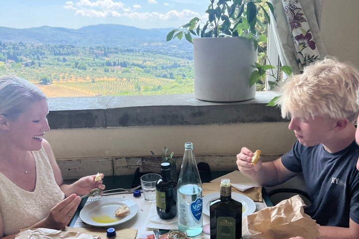 Hiking Florence Tuscany hills with lunch & wine