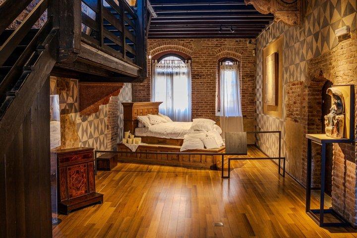 Verona: Tour with Arena, Cable Car and Optional Juliet Tickets
