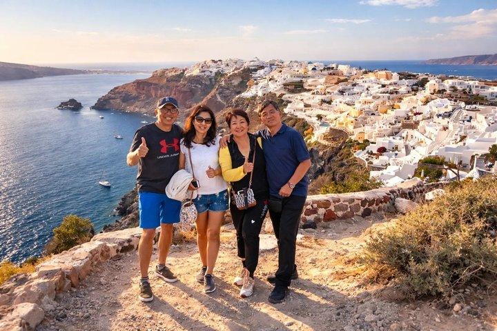 Santorini Blue Domes Private Tour: Oia, Firostefani & Imerovigli