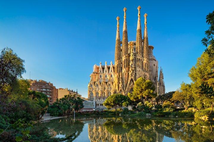 Barcelona: Sagrada Familia Skip the Line Ticket with Audio Guide