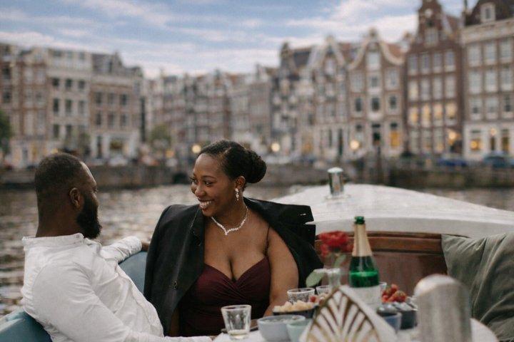Private Romantic Canal Cruise Amsterdam with Bubbly and Snacks