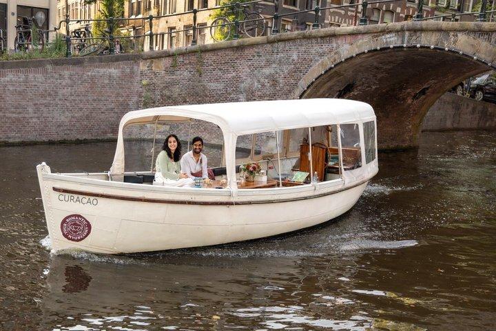 Private Romantic Canal Cruise Amsterdam with Bubbly and Snacks