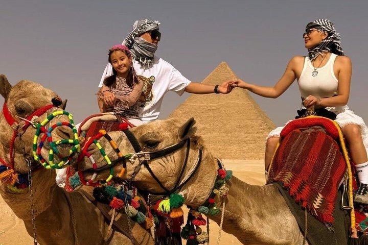 Cairo VIP Tour: Pyramids, Sphinx, Grand Egyptian Museum & Bazaar