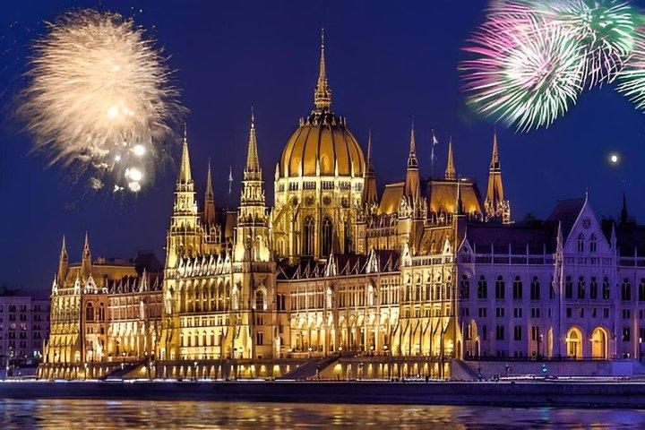 Budapest Dinner Cruise with Festive Fireworks Display