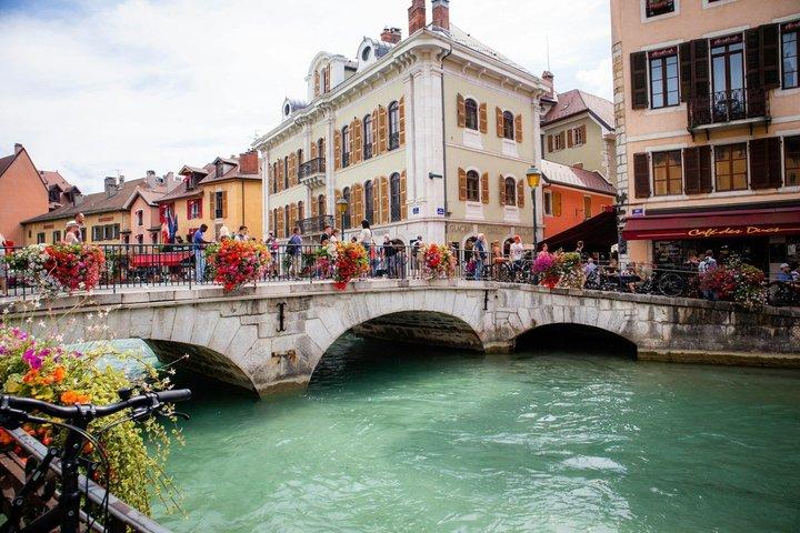 Annecy 1h30 Insider Walking Tour With Local Guide