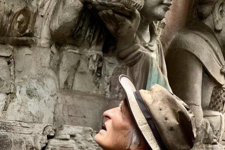Dazu Rock Carvings Private Tour from Chongqing