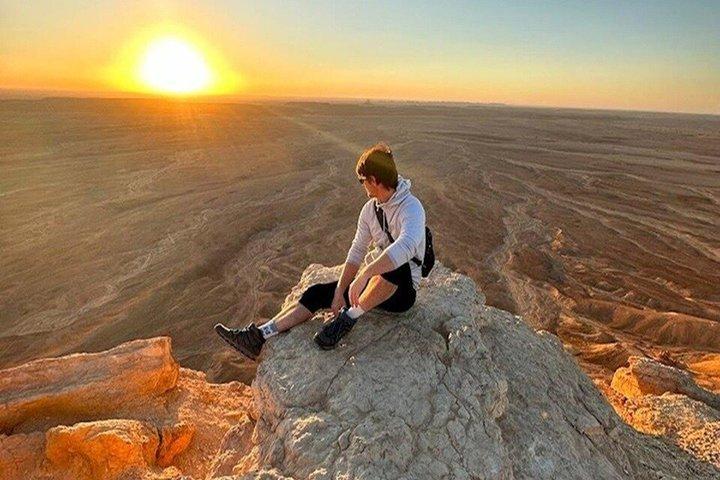 Edge of the World 4x4 Adventure: Sunset & Stargazing from Riyadh