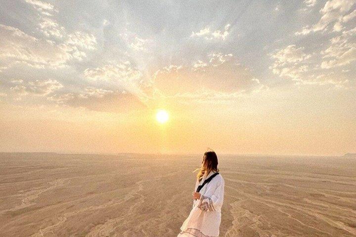Edge of the World 4x4 Adventure: Sunset & Stargazing from Riyadh