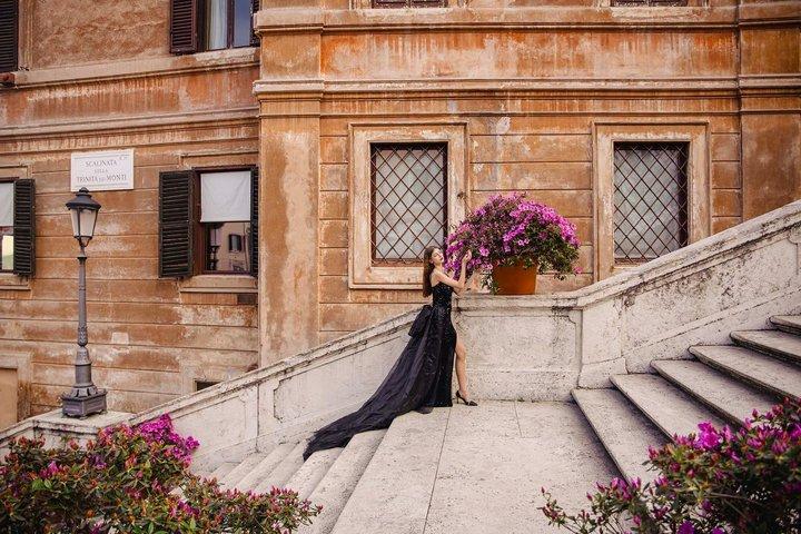2 hours private Photoshoot in Rome with Local Photographer