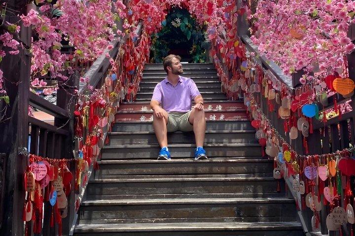 Chengdu Panda Base and City Highlights Private Tour