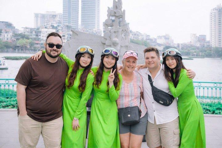Hanoi Motorbike City Tour: Female Riders, Train Street & Food