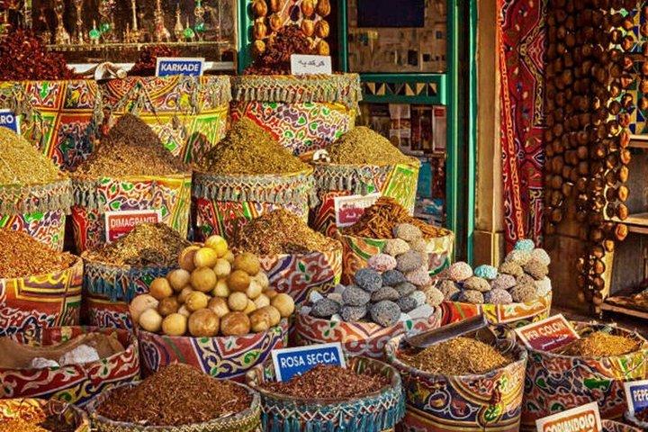 Marrakech Souks Shopping Tour: Pure & Traditional Moroccan Goods