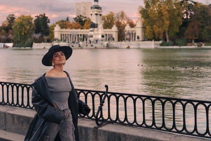 Retiro Park Photoshoot with a Professional Madrid Photographer