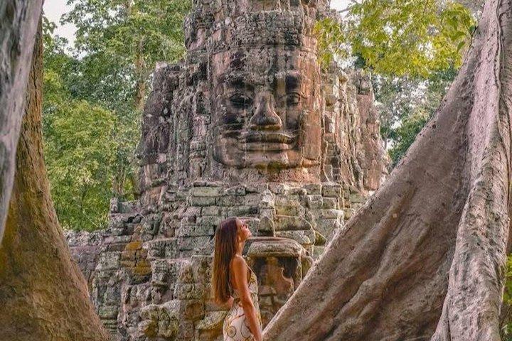 Private Custom Angkor Wat Tour with Local Guide
