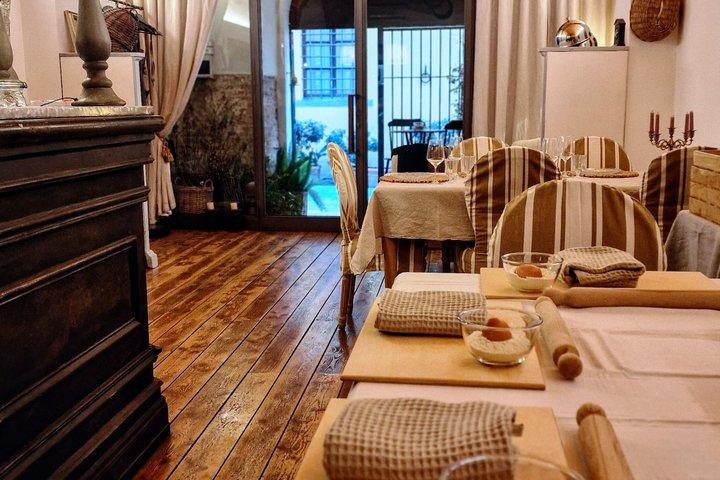 Tuscan Cooking Class with Market Tour in Lucignano