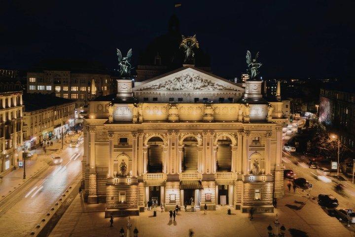 Ghosts of Theatreland: Haunted West End Walking Tour in London