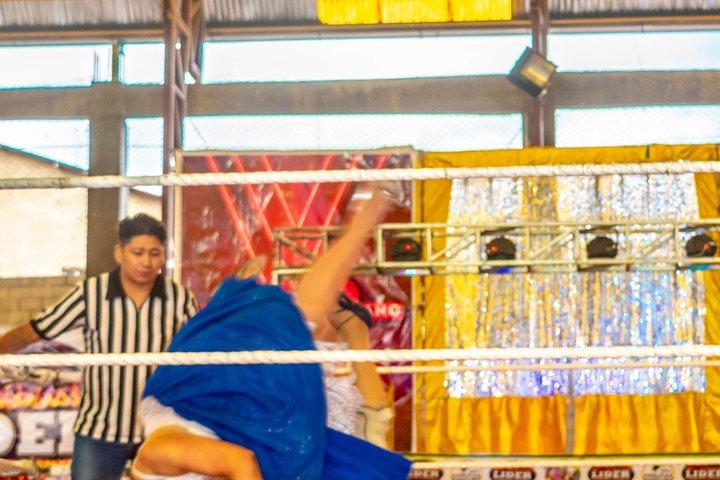 Cholitas wrestling: tradition, adrenaline and living culture